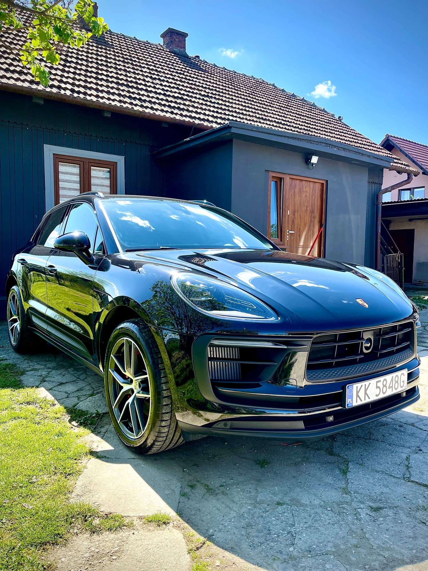 Czarne Porsche Macan S po korekcie lakieru i powłoce ceramicznej